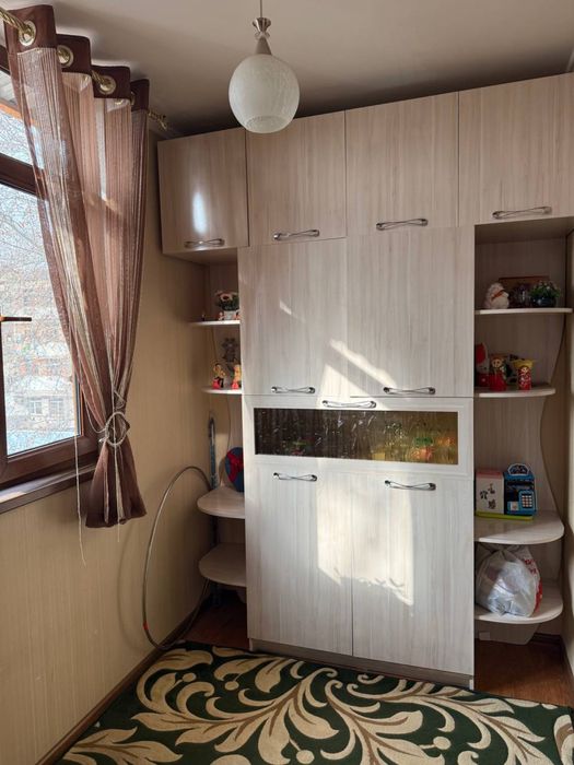 Чирчик шахрининг 9 кичик нохиясида 2 хонали квартира сотилади