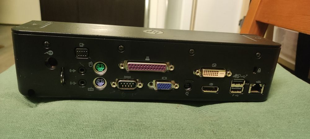 Док станция HP.         Използвана до вчера