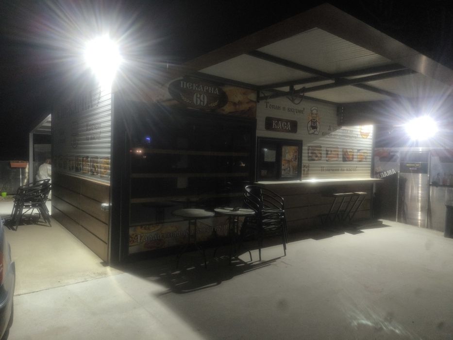 Оборудване. Фурна, фризер, Закусвалня метална конструкция с термо пане