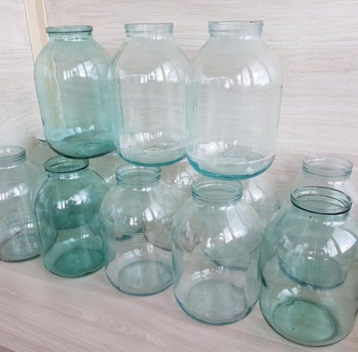 Продаются 2-3 литровые банки