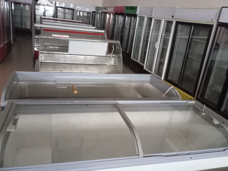Витринные . холодильники,