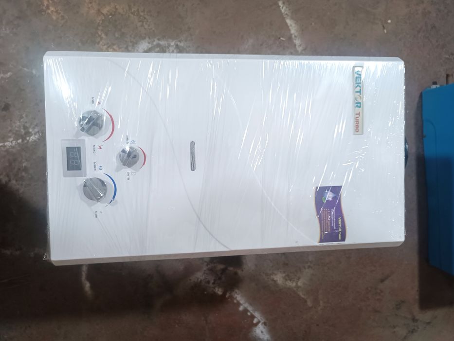 Газовый водонагреватель ,, vektor 12l " Россия