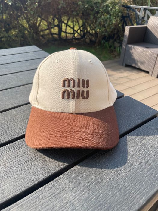 Ленти шапки с козирка