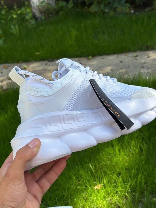 Versace chain reaction
