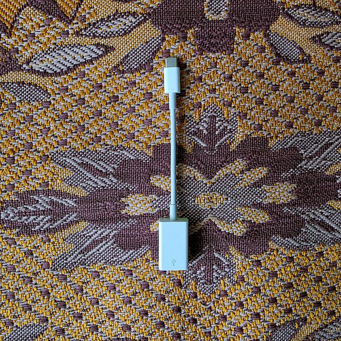 Продам адаптер Apple