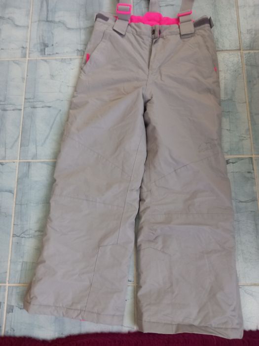 Pantalon pentru schi sau se poate purta iarna