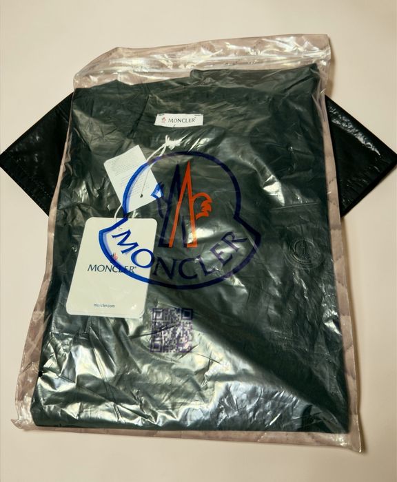 Tricou M.O.N.C.L.E.R. Marimea XXL cu eticheta