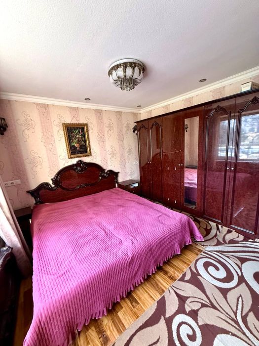 Геофизика.Продаётся 3х комнатная 77-серия.Тату Университет