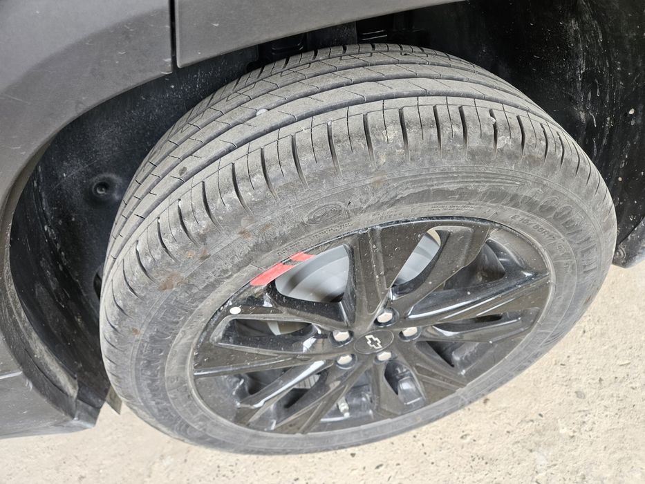 Traker redlayn pazitsa 2025 yili pachka qora rang