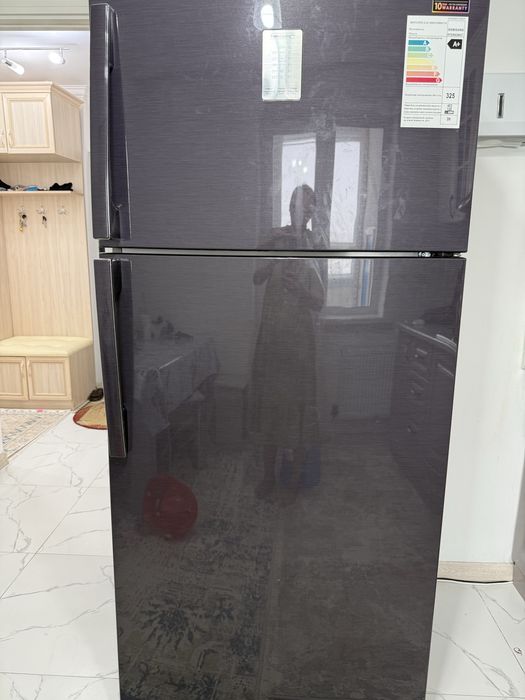 Продам холодильник. Цена 230000