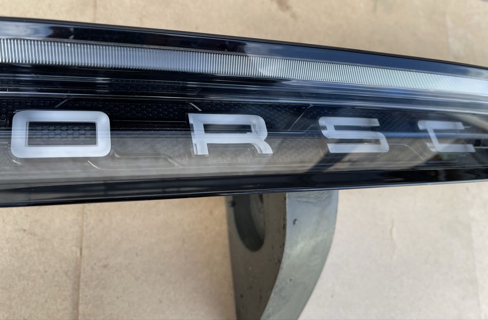 Оригинален Заден Рефлектор Porsche Taycan 9j1