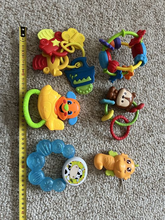 jucarii senzoriale, bebe fata sau baiat cu margini rotunjite