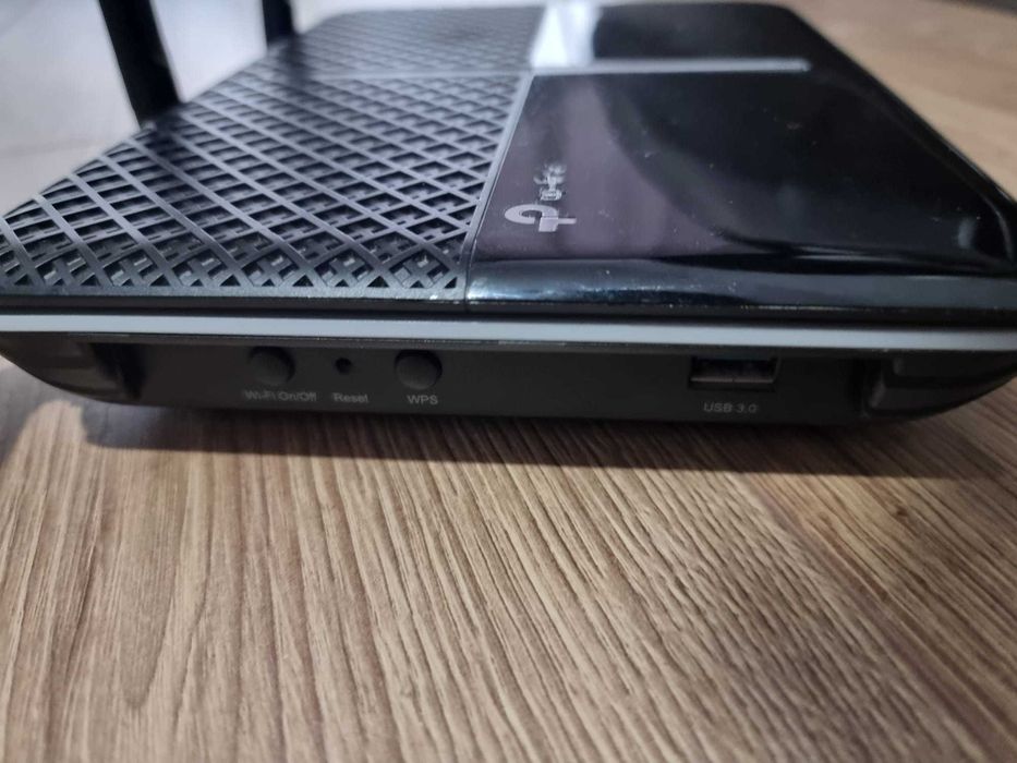 Router TPLink Archer C2300 si Range extender/AP TPLink AC2600 RE650