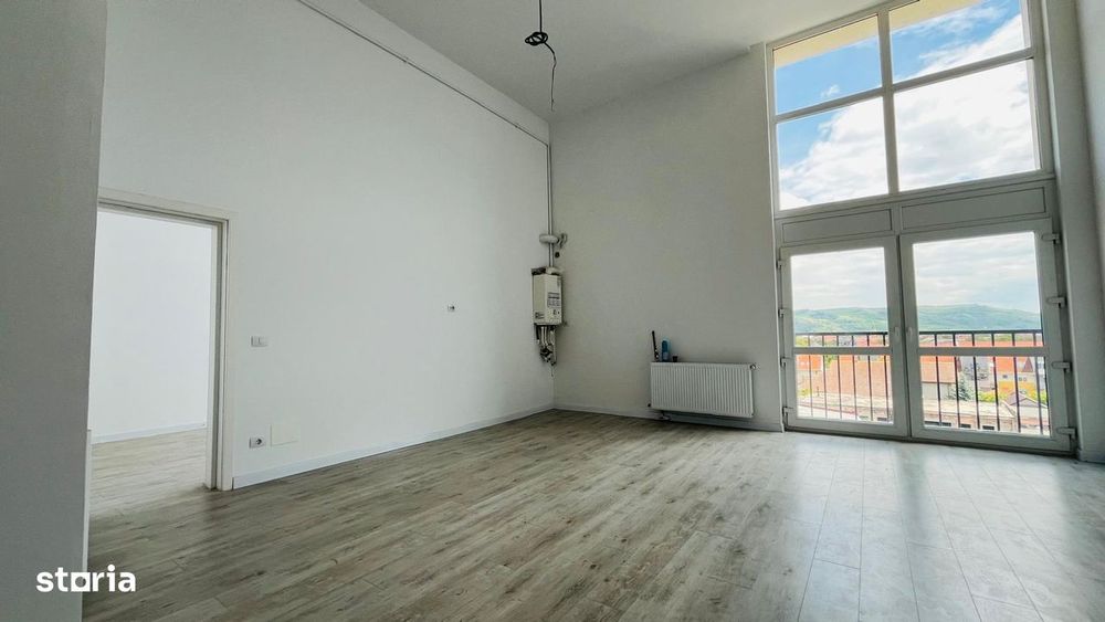 Apartament De Vanzare In Sebes, 4 Camere. Scara Interioara — fotografia 3