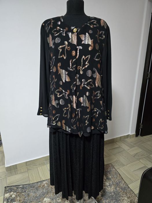 Fusta neagra plisata cu glitter, model cu talie elastica