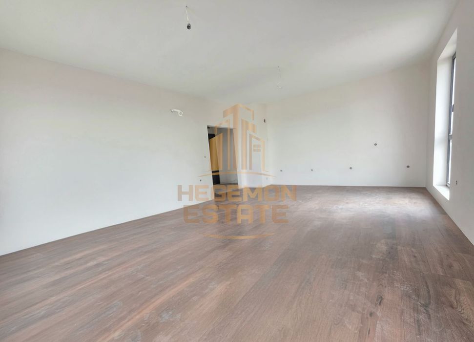Продава се Двустаен апартамент в Варна, Левски - 86 кв.м за 1977 €/кв.м - Снимка #1