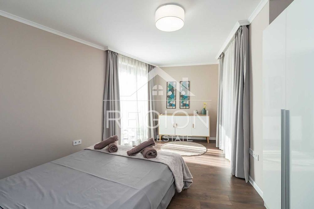 Дава се под наем Тристаен апартамент в Варна, Център - 105 кв.м за 1320 € - Снимка #8