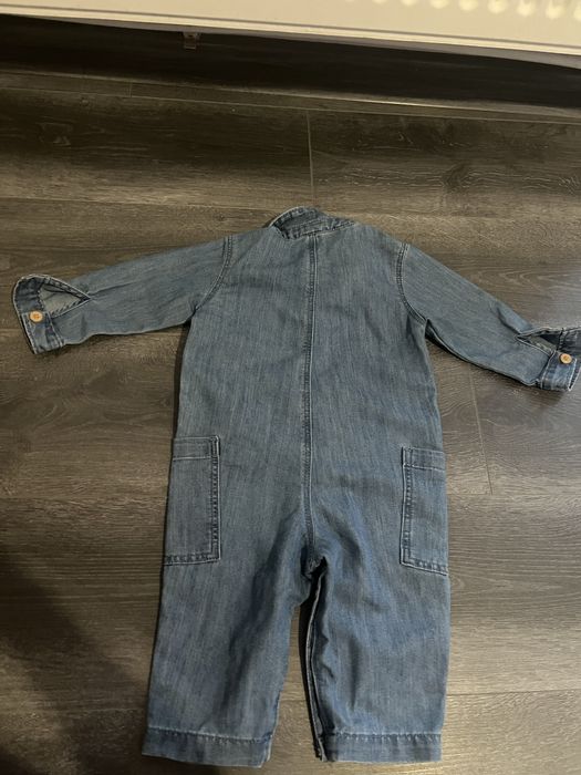 Бебешки гащеризон 6/9месеца H&M-20 лв