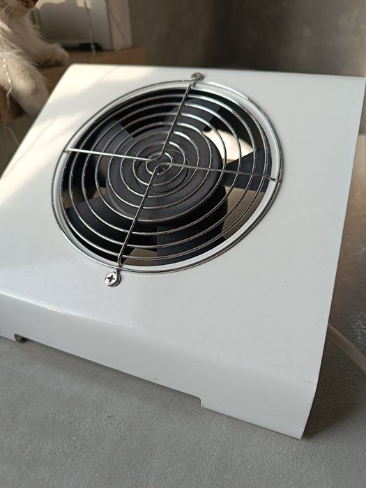 Продам пылесос для маникюра