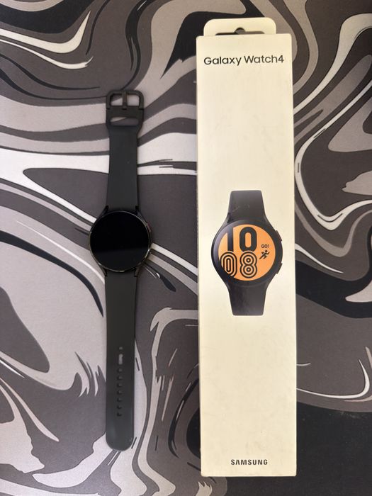 Samsung Galaxy Watch 4 LTE – отлично състояние