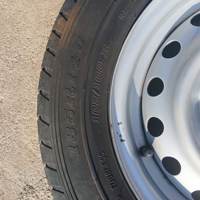 Джанти и гуми за Нисан 185 R 14 C