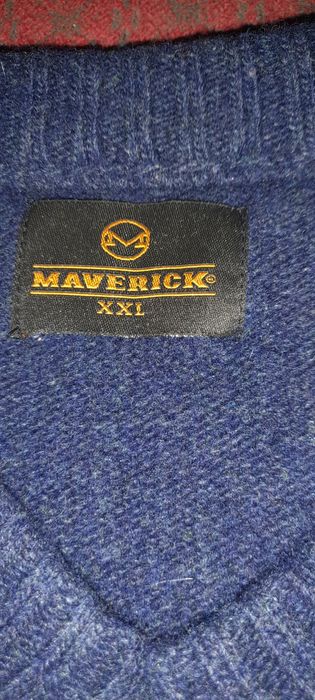 Продаються свитер синего цвета фирмы MAVERICK.