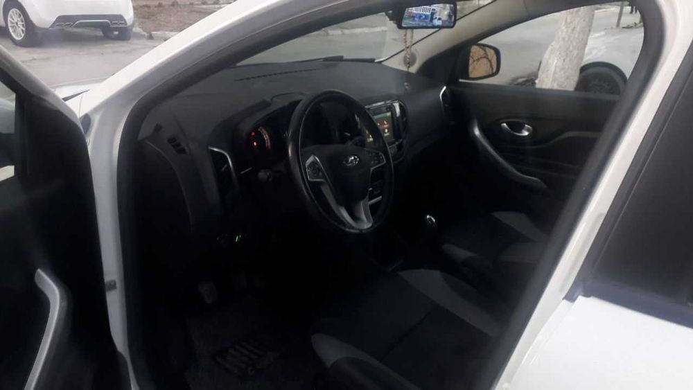 LADA XRAY CROSS srochno sotiladi