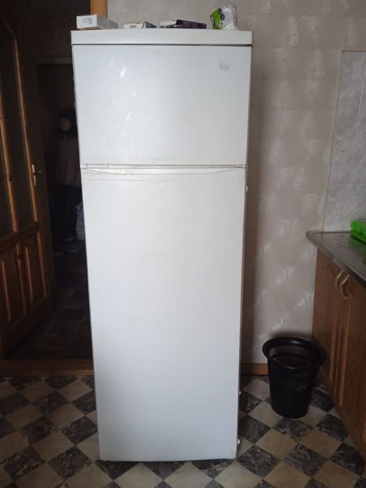 Холодильник, срочно, торг уместен