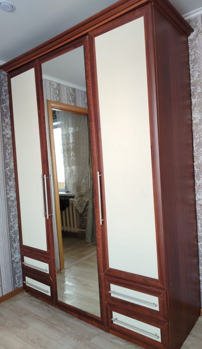 Продам  шифоньер