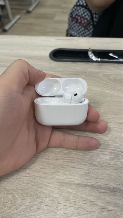 Vand urgent  casti airpods 3 pro fara cutie fara incarcator ,