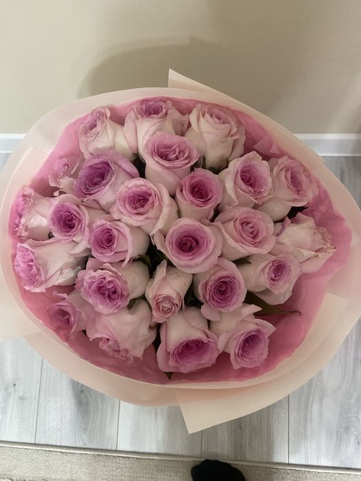 Тез арада, Гүл сатылады