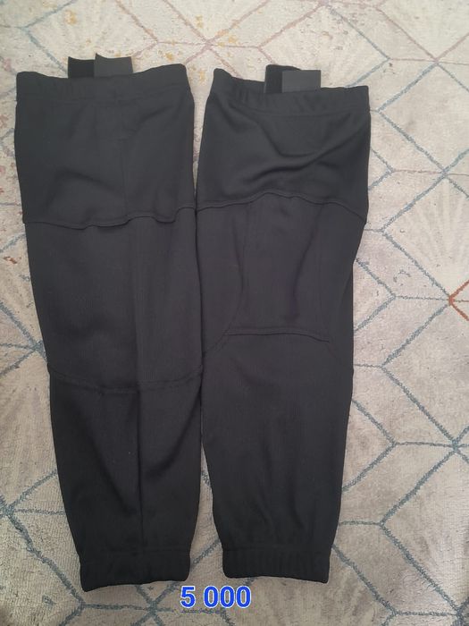 Продам хоккейные вещи.