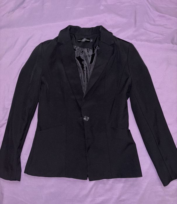 Черный пиджак женский