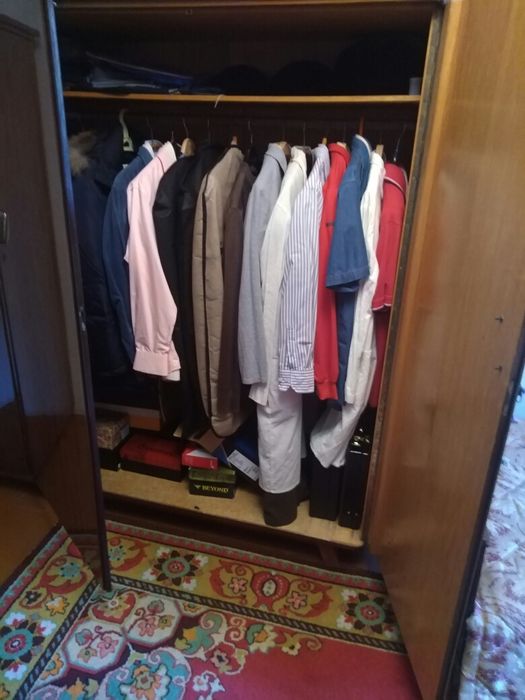 Продам спальный гарнитур