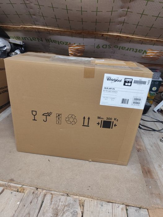 Hota INOX Whirlpool AKR685IX noua, sigilata