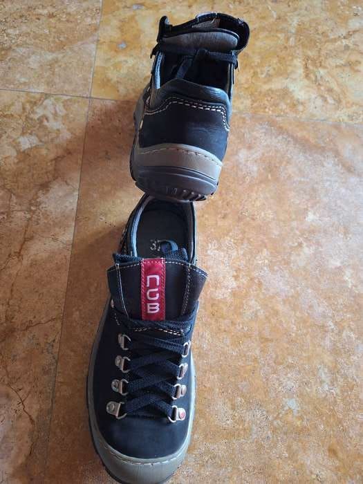 Vând adidași ghete Nagaba 37NOI