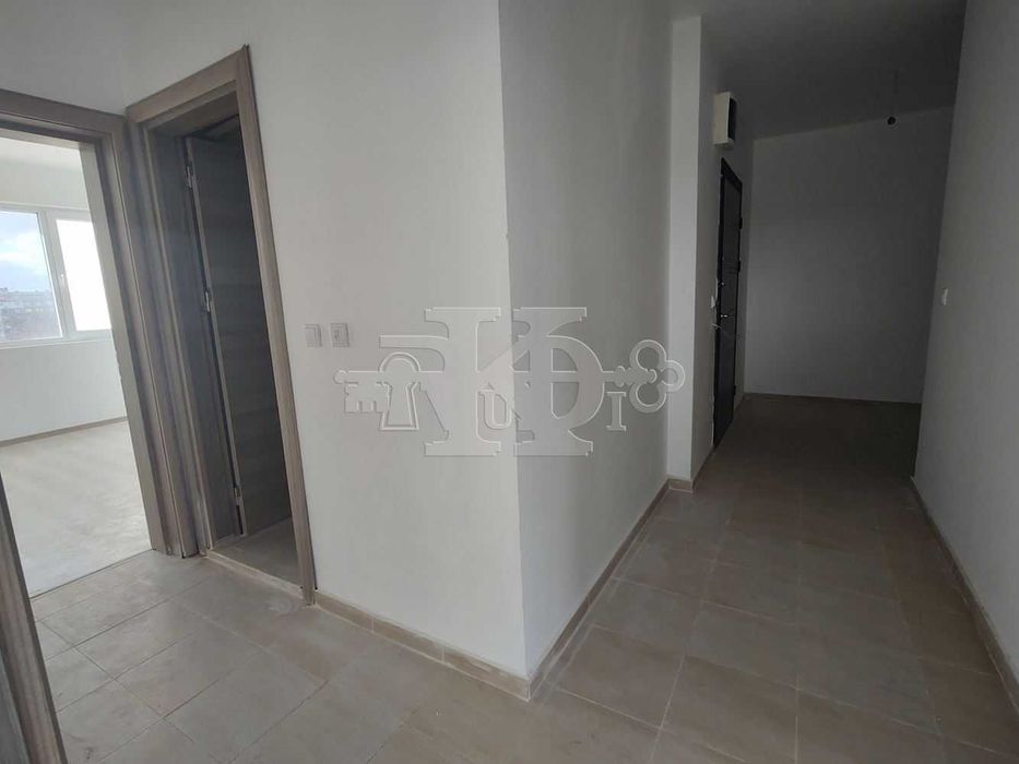 Продава се Четиристаен апартамент в Добрич, Център - 133 кв.м за 487 €/кв.м - Снимка #15