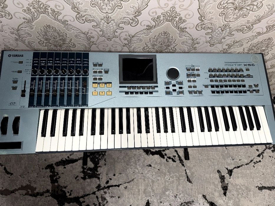 YAMAHA MOTIF XS 6 ideal xolatda