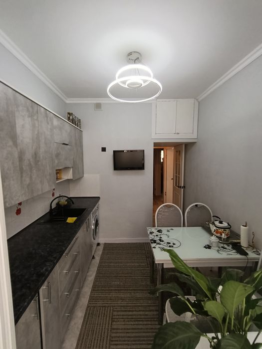 4комн кв, 4 эт , 7мкр,51 д, молоч кух