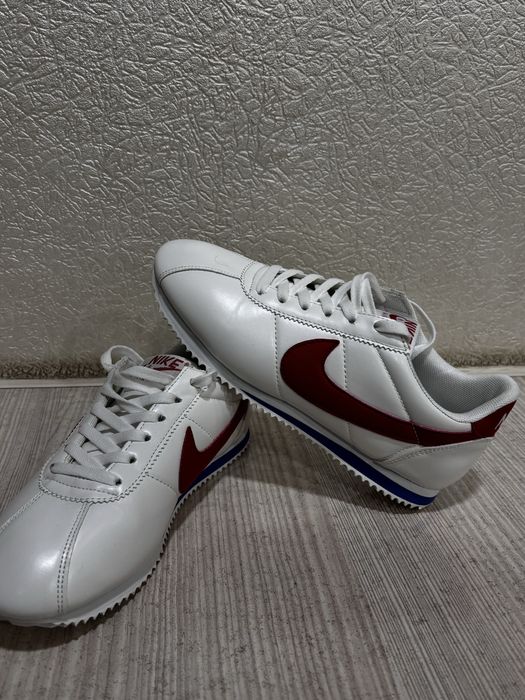Новые кроссовки NIKE оригенал