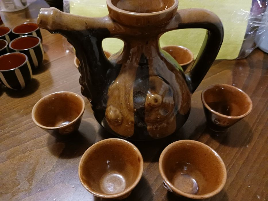 Троянска керамика и порцелан.