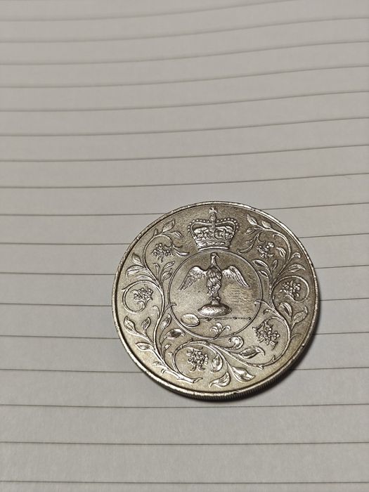 Продавам английски монети