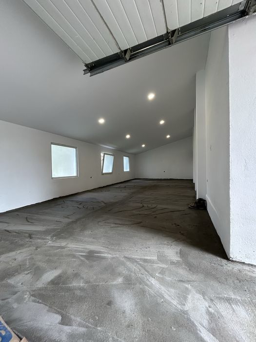 Casa de vanzare cu SPATIU multifunctional
