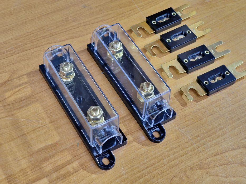 Предпазител в кутия за автомобили и камиони 12 / 24V 125А