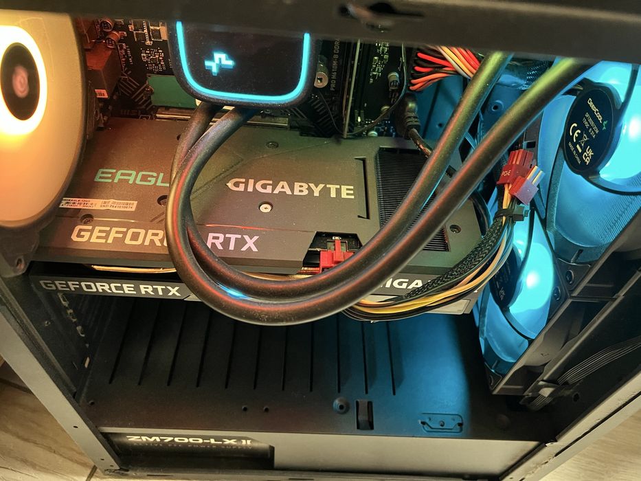 Геймърски компютър (само кутията) Водно охлаждане