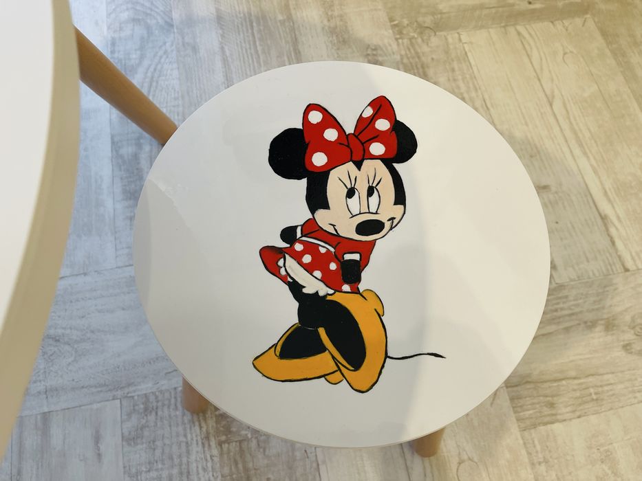 Masa cu 2 scaune pictate  manual