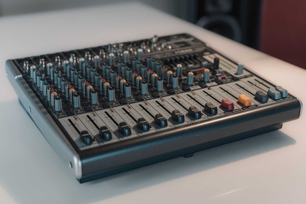 Mixer Behringer XENYX X1222USB - stare impecabilă in garantie