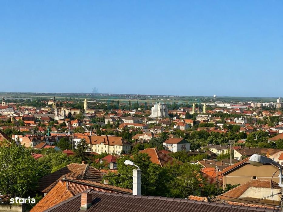 Casa de vanzare in Oradea,3000 mp,priveliste spre oras Gaminvest V4698