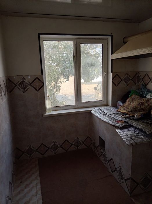 Срочно 2 хонали квартира сотилади. 1 этаж.