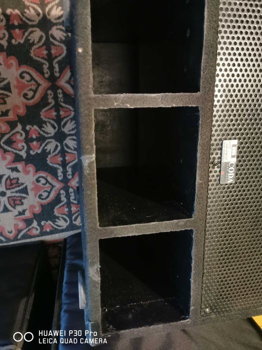 Шест броя 18"бас каси САМО КУТИИТЕ. Цена за два броя 700лв.